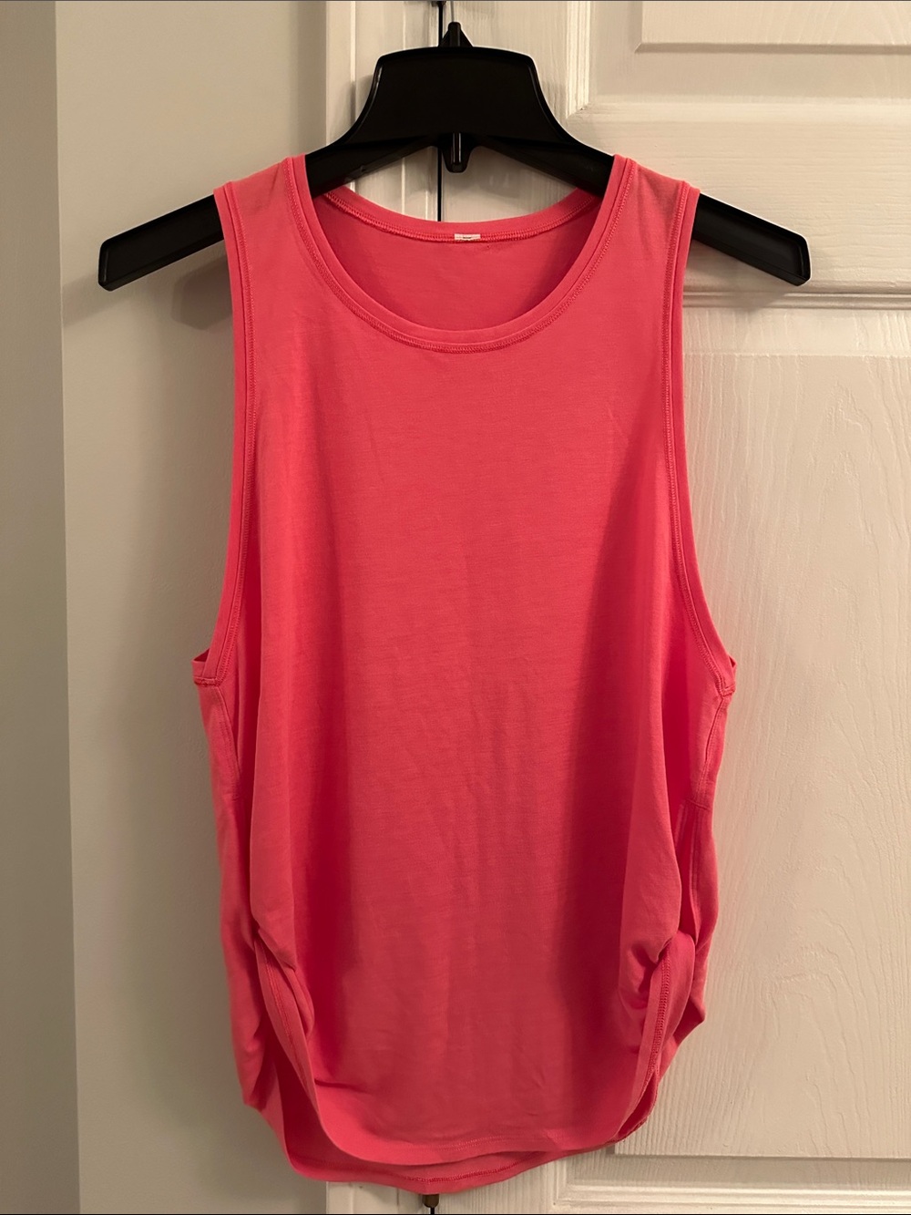 Lululemon Super Soft & Lightweight Tank with Twisted Sides - best for size 6